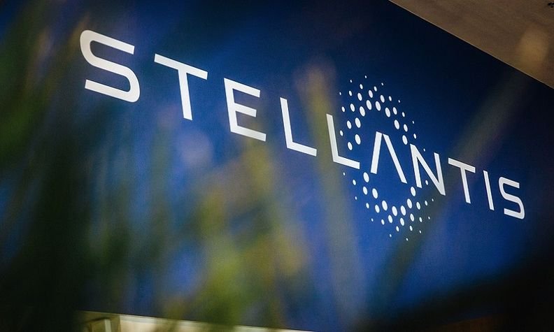 Pénurie de semi-conducteurs : Stellantis suspend sa production à Vienne