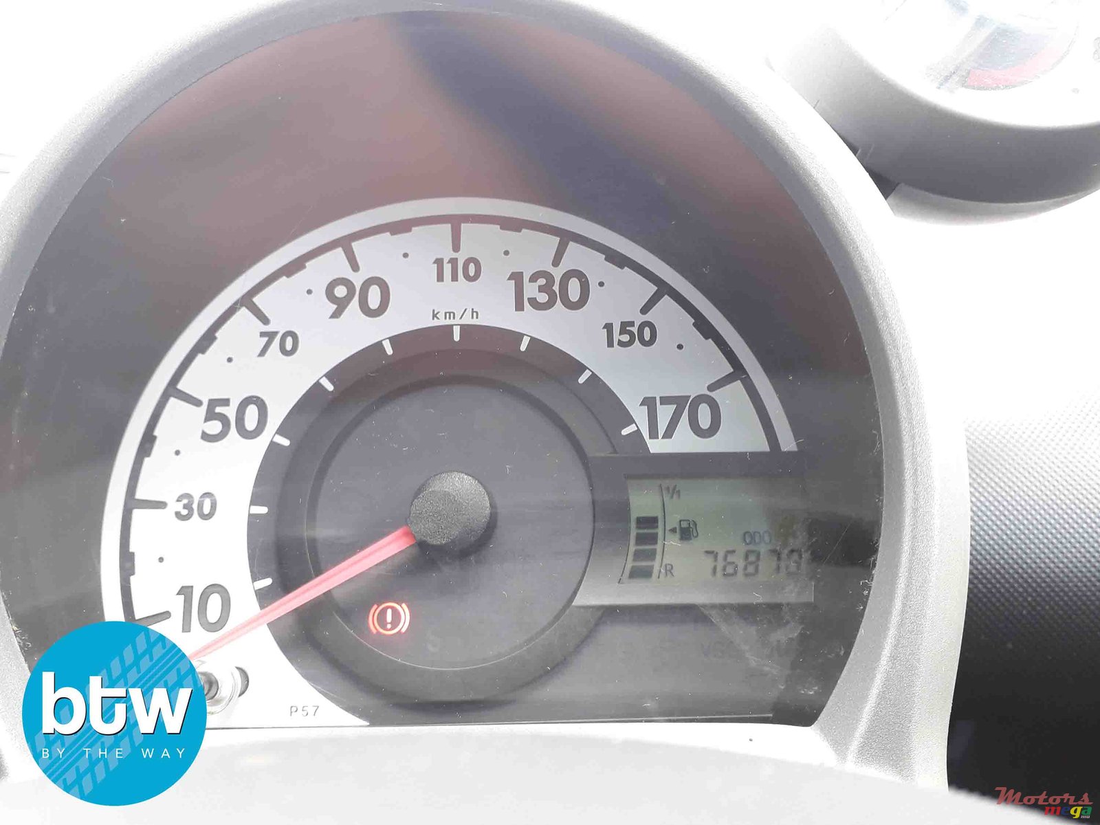 2012' Citroen C1 photo #5