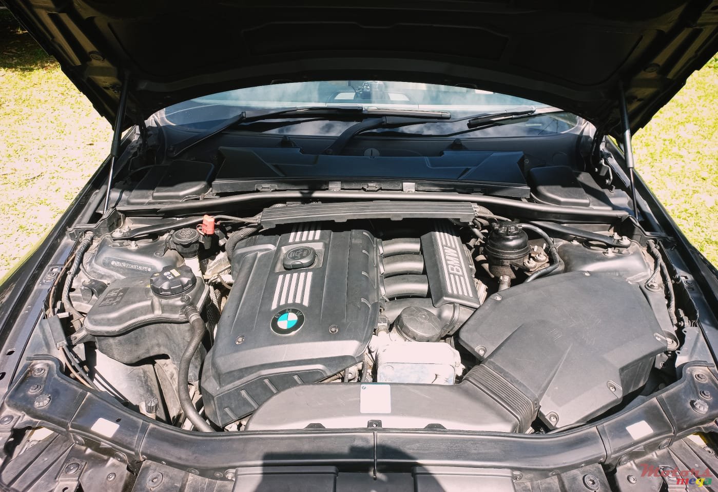 2010' BMW 3 Series Convertible E93 photo #7