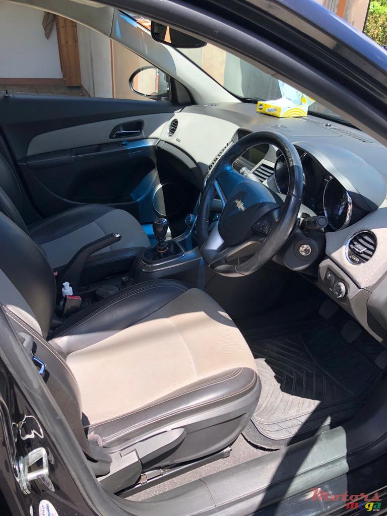 2013' Chevrolet Cruze photo #5