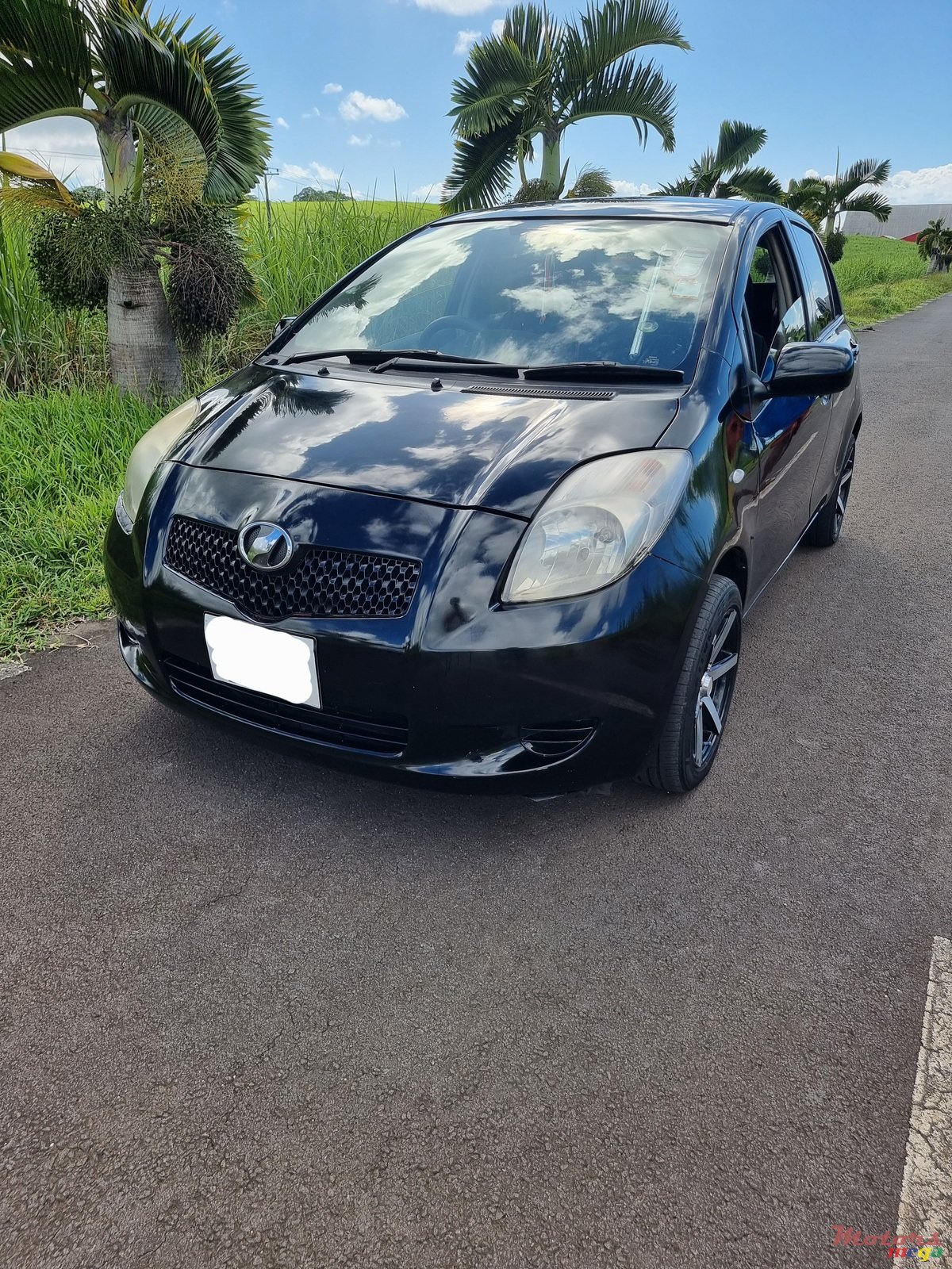 2005' Toyota Vitz photo #5