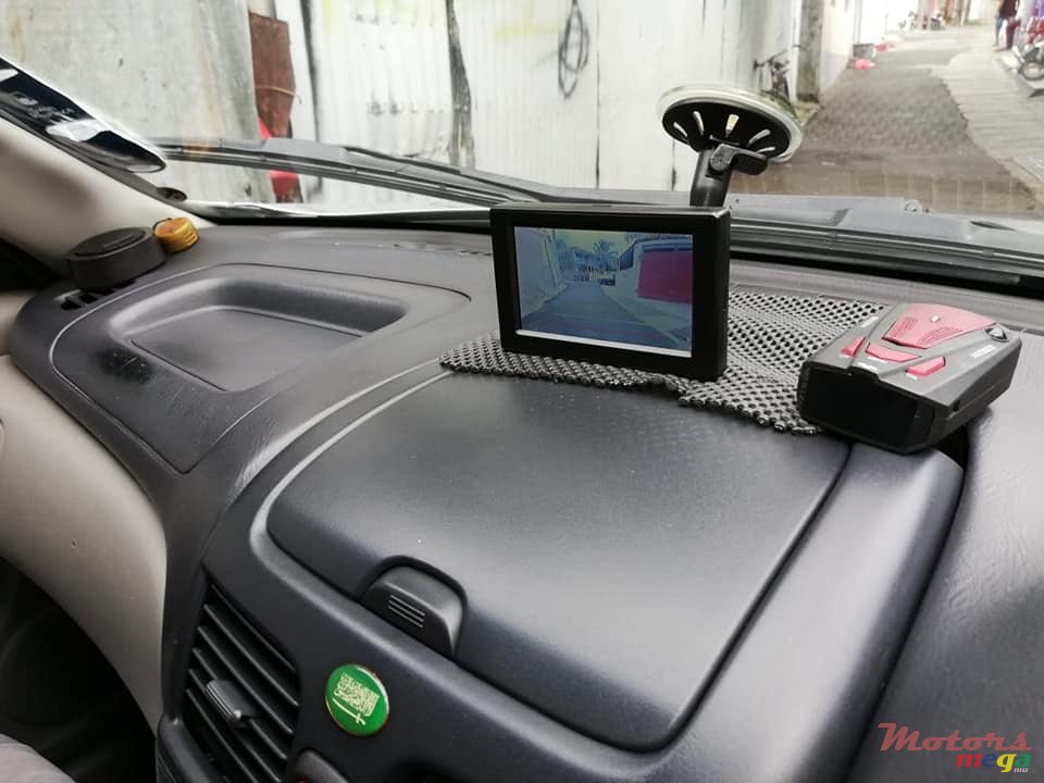 2001' Nissan photo #7