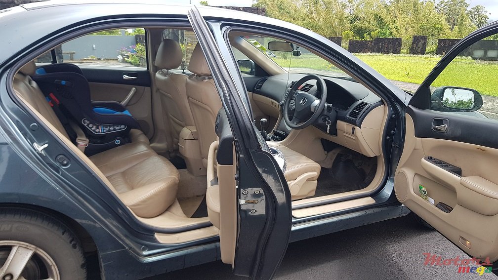 2006' Honda Accord photo #4