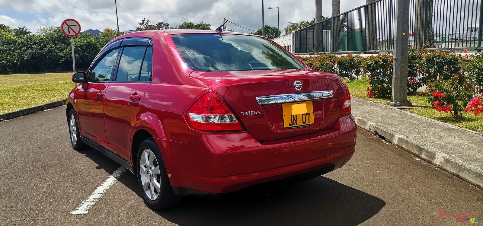 2007' Nissan Tiida photo #3