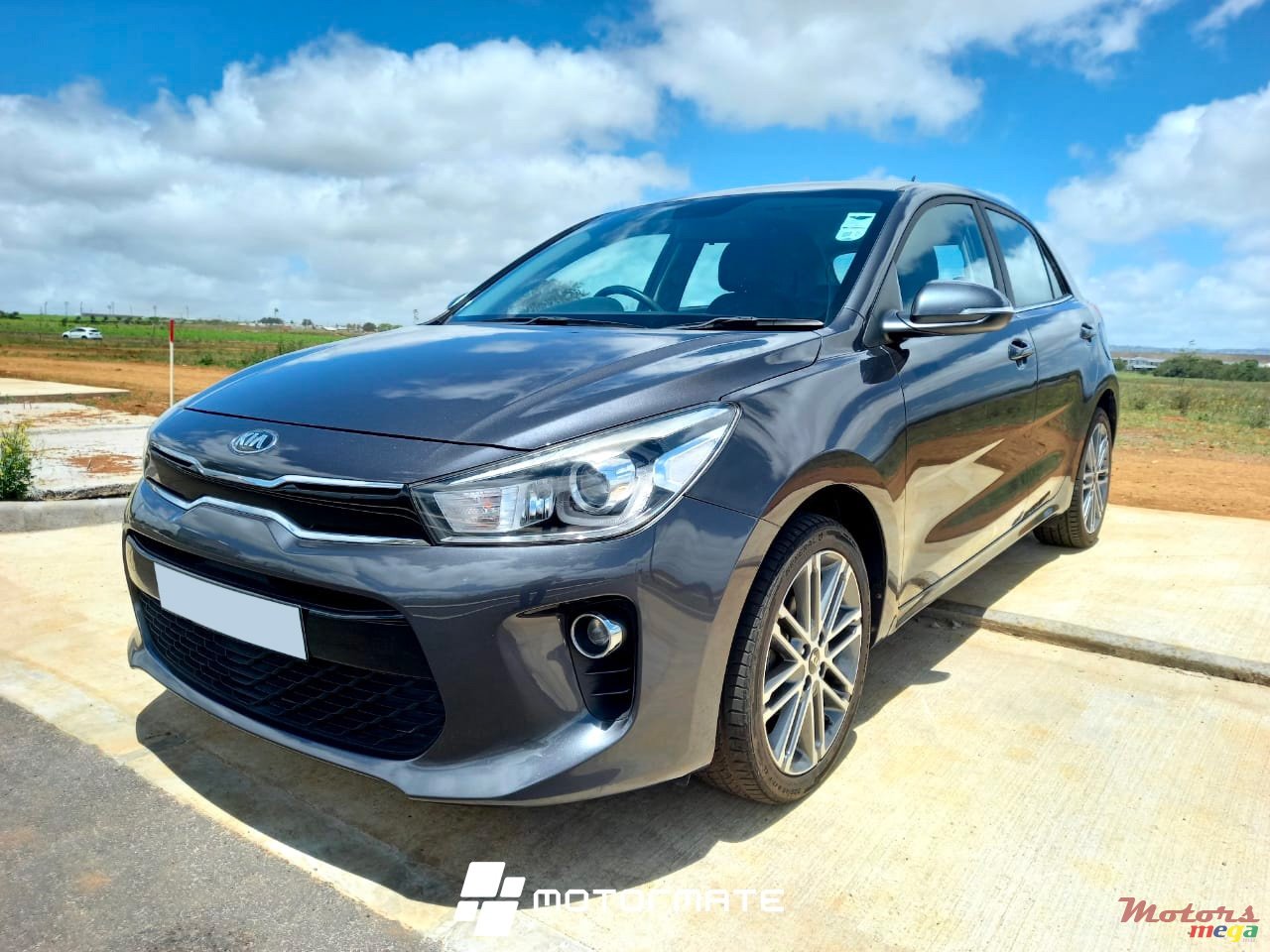 2020' Kia Rio photo #2
