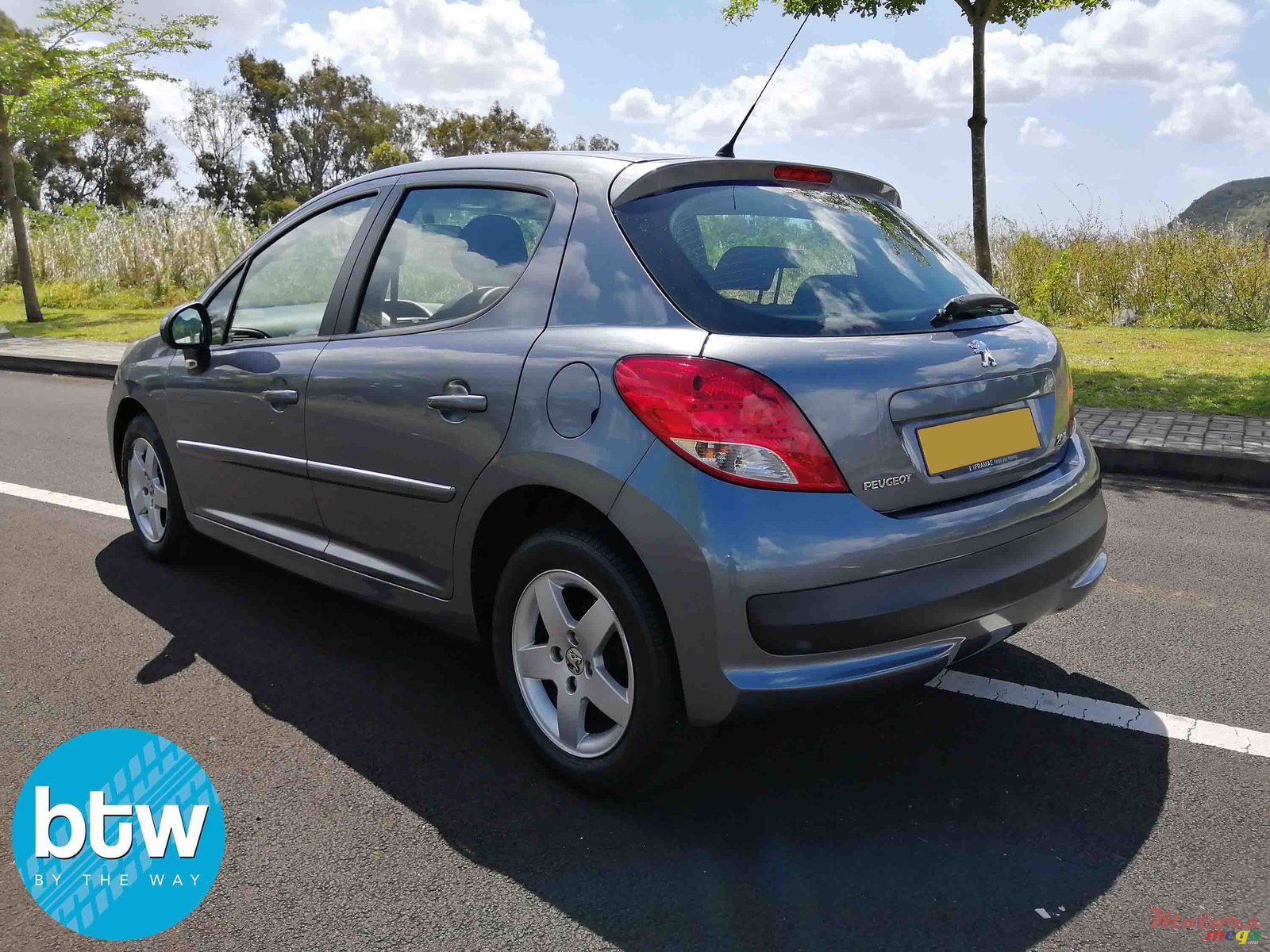 2011' Peugeot 207 photo #2