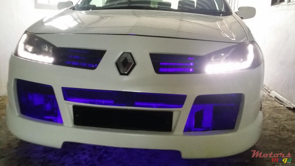 2004' Renault Megane RS photo #3