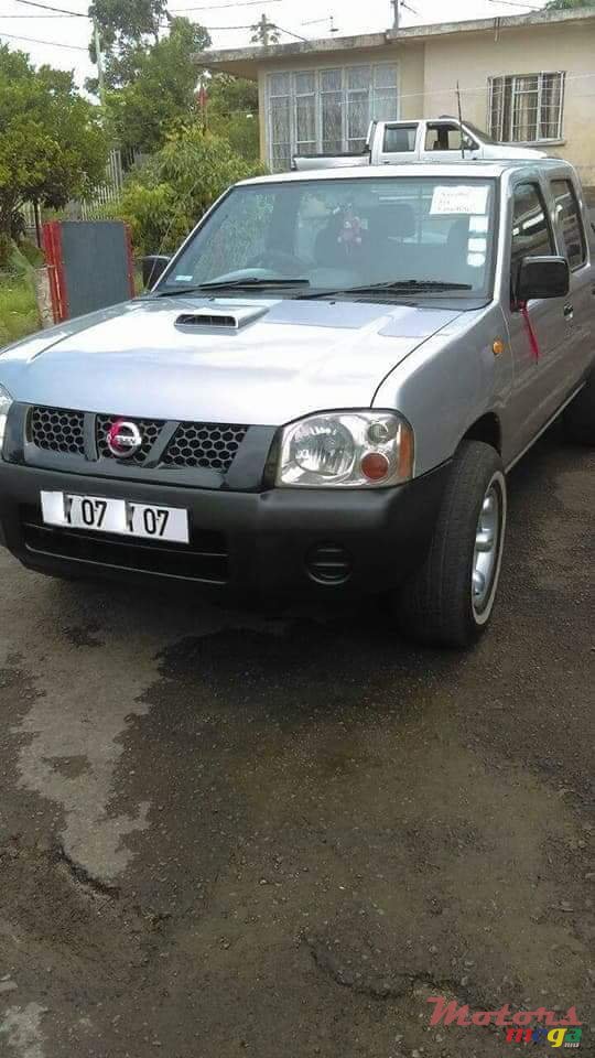 2007' Nissan Navara photo #1