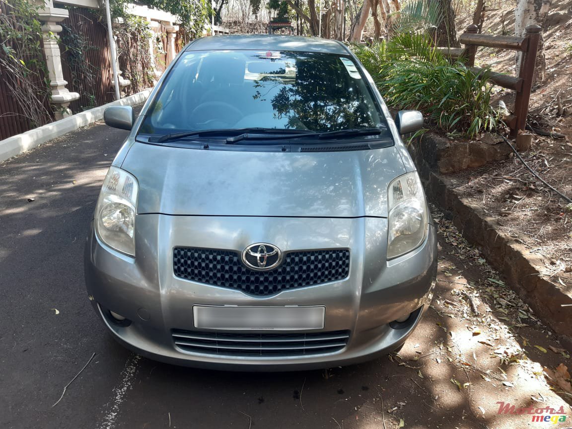 2007' Toyota Yaris photo #3