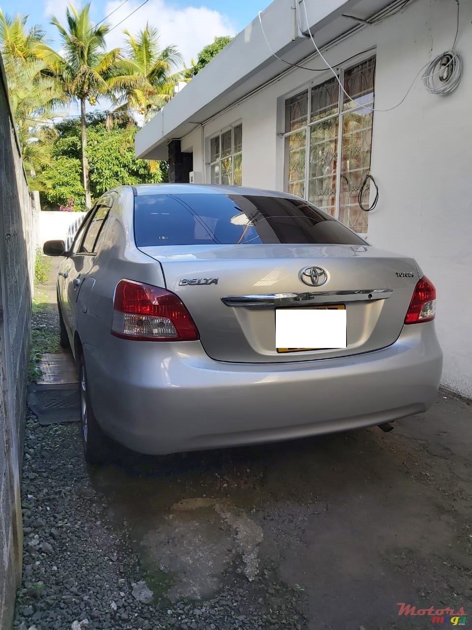 2006' Toyota Belta photo #2