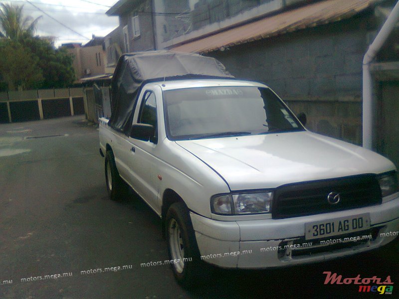 2000' Mazda photo #2