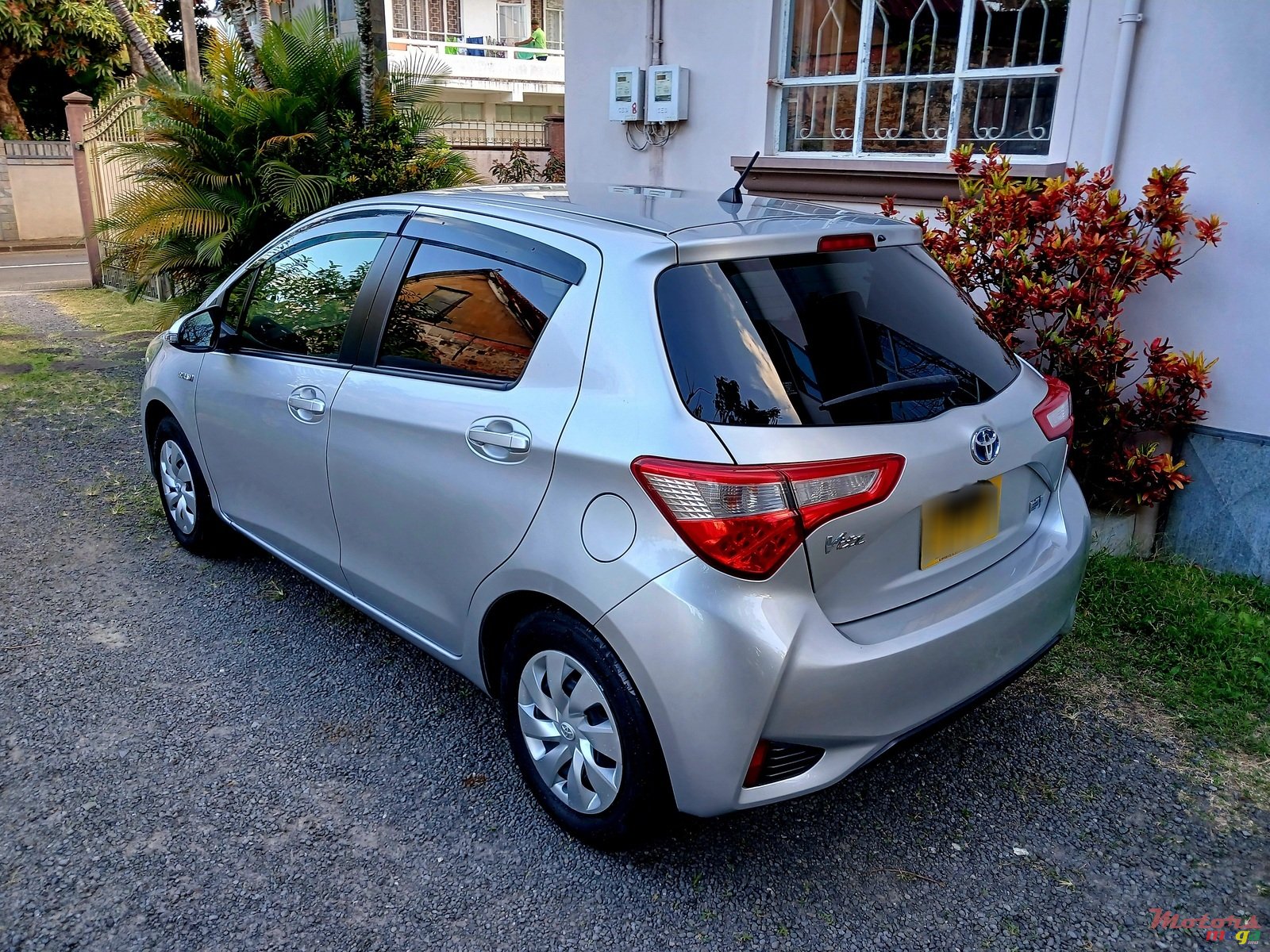 2017' Toyota Vitz photo #3