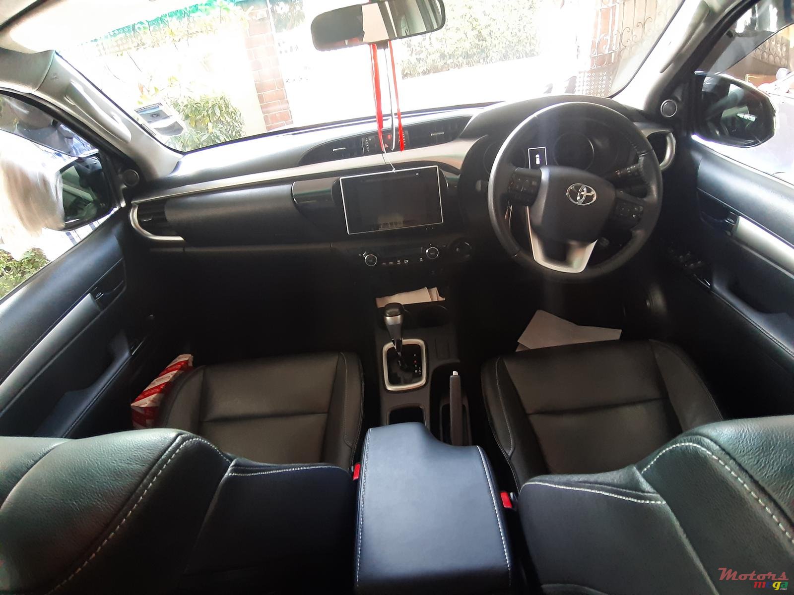 2016' Toyota Hilux photo #4