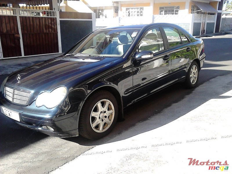 2001' Mercedes-Benz C200 photo #1