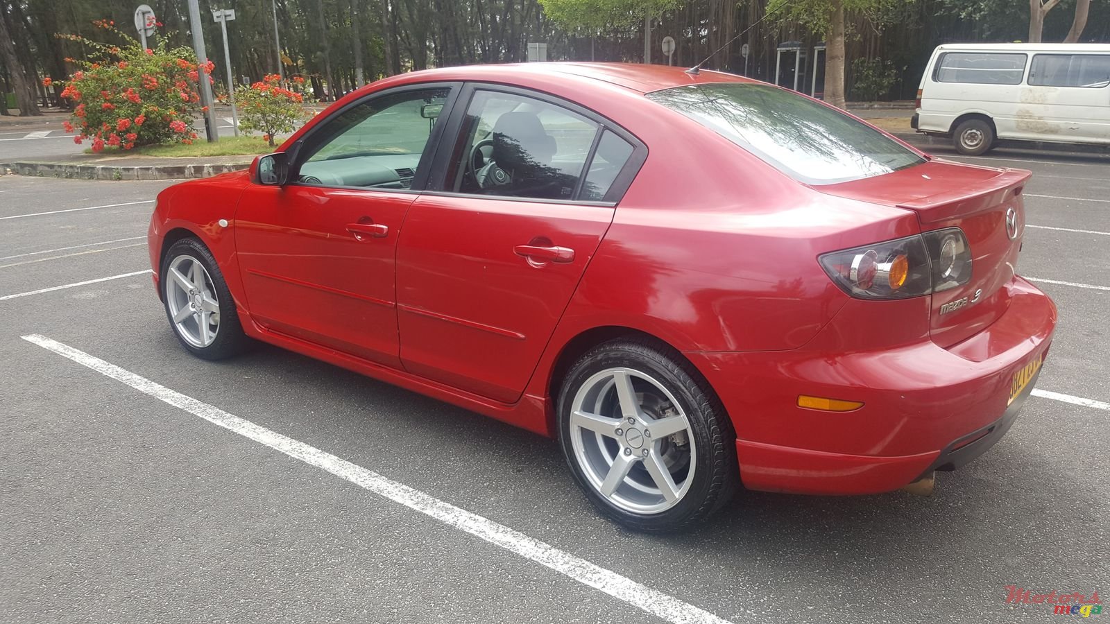 2004' Mazda 3 17" Rims, GPS, Bluetooth, DVD photo #3