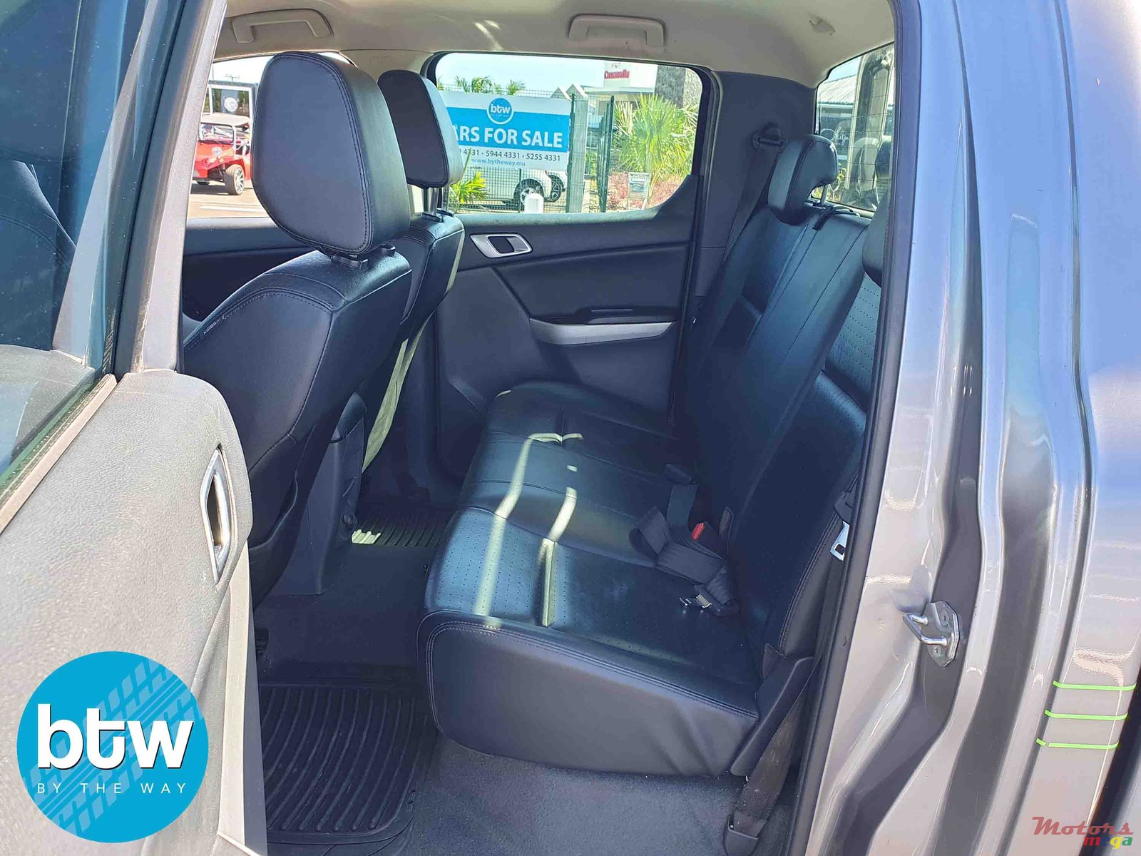 2015' Mazda BT-50 photo #3