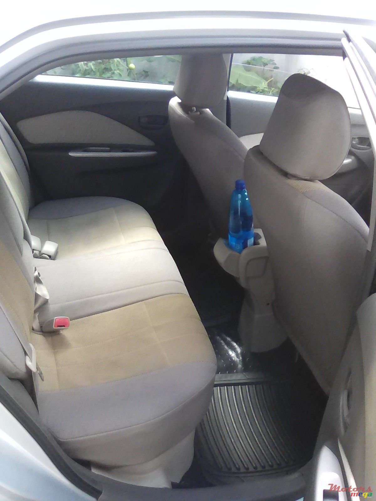 2009' Toyota Belta photo #5