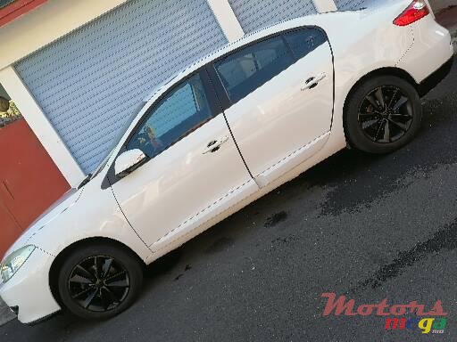 2013' Renault Fluence photo #2