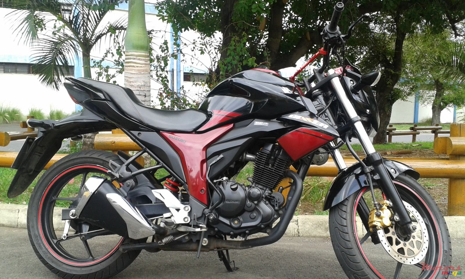 2016' Suzuki Gixxer photo #1