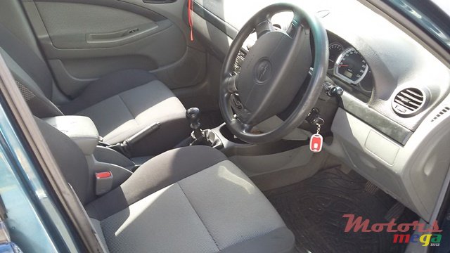 2008' Chevrolet Optra photo #5