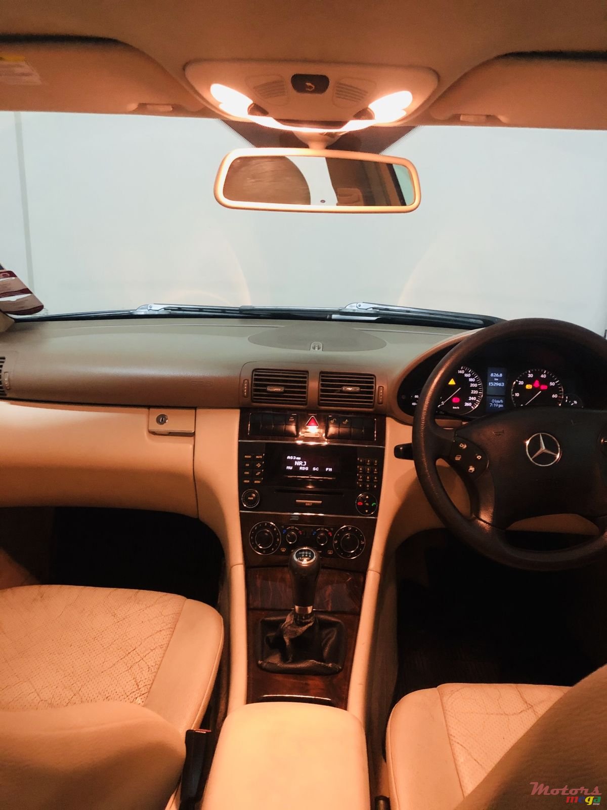 2006' Mercedes-Benz C-Class photo #3