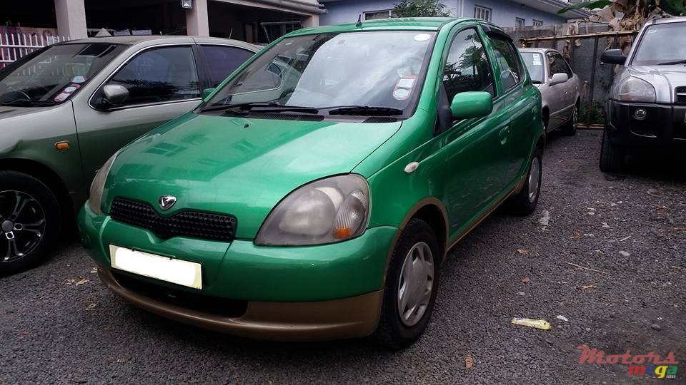 2000' Toyota Vitz photo #2