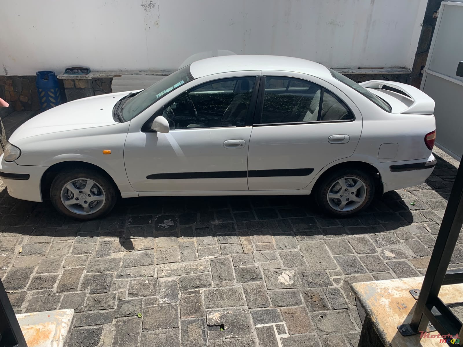 2000' Nissan Sunny photo #3