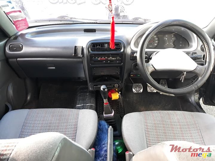 1994' Daihatsu Charade 1000 photo #2