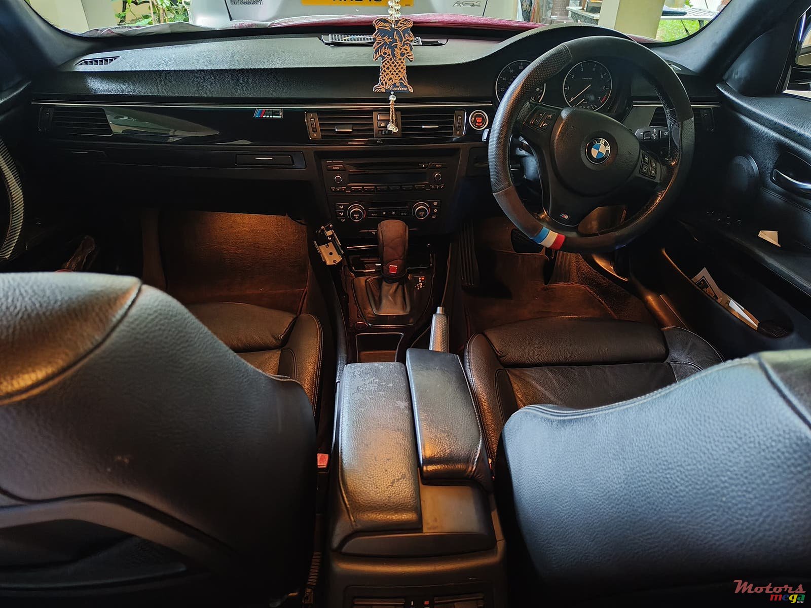 2009' BMW 318 photo #5