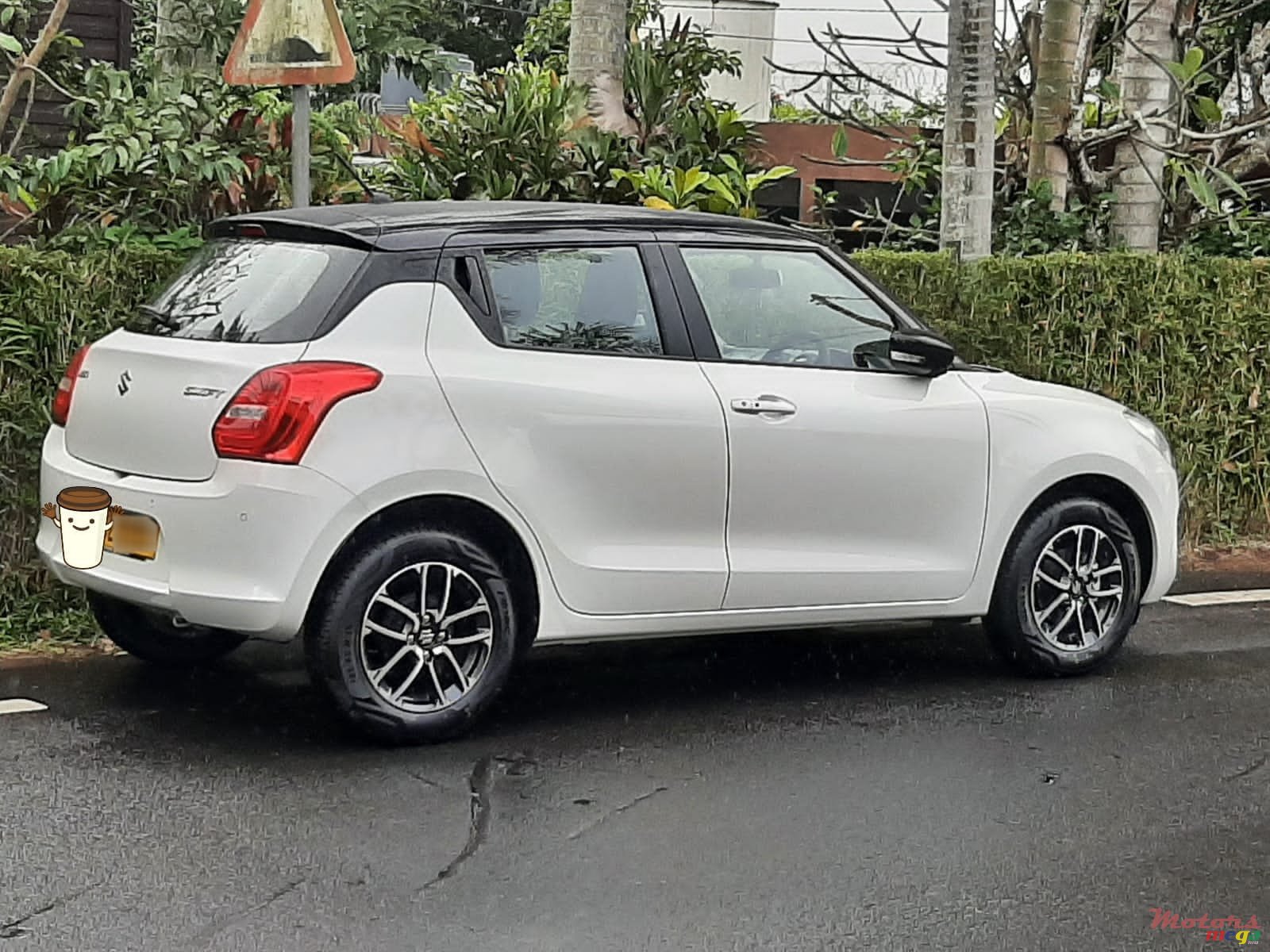 2021' Suzuki Swift photo #2