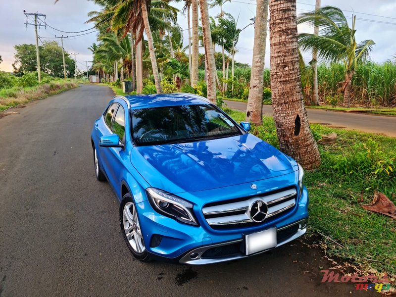 2015' Mercedes-Benz GLA 180 SPORT photo #1