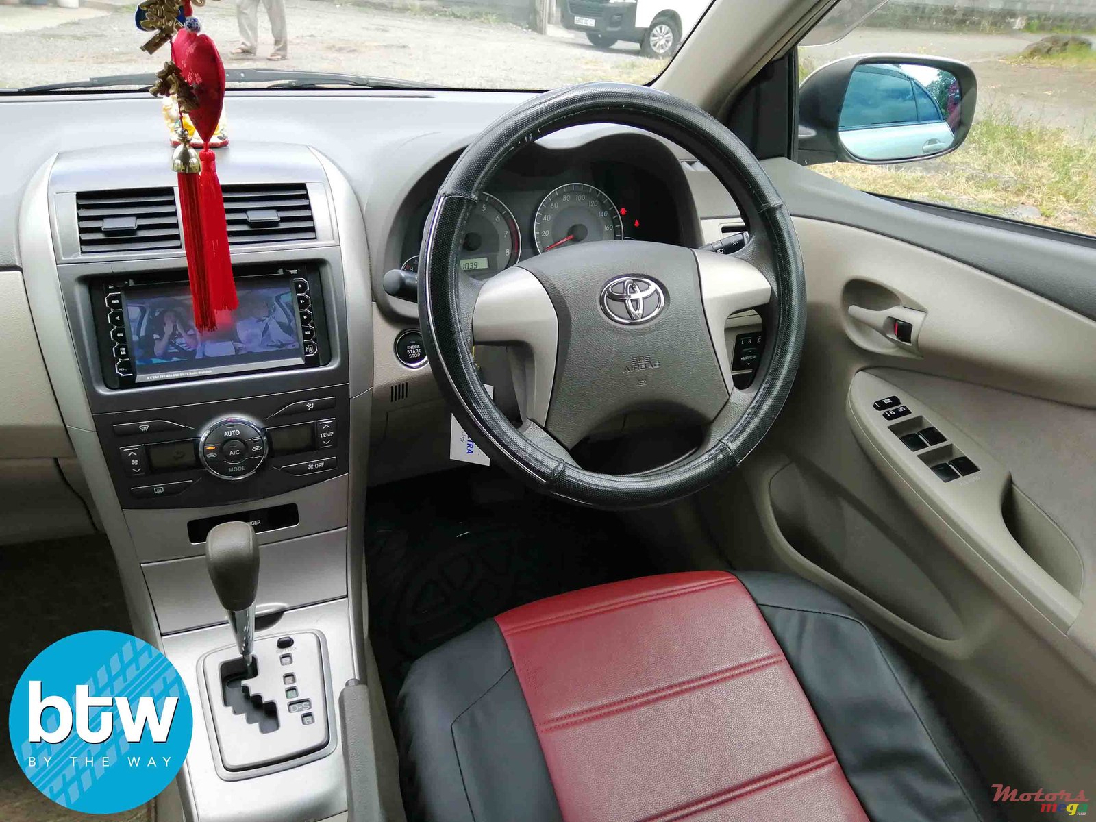 2012' Toyota Corolla Axio photo #5