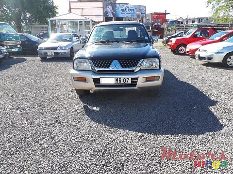 2007' Mitsubishi 4X2 L200 photo #2