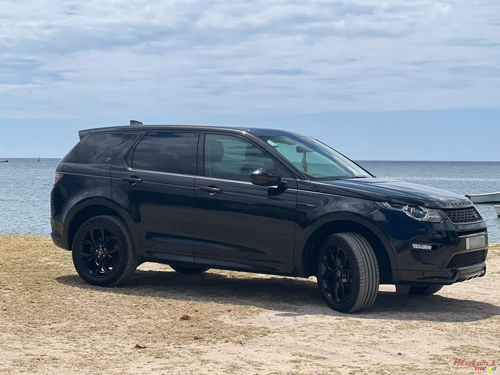 2018' Land Rover Discovery Sport photo #3