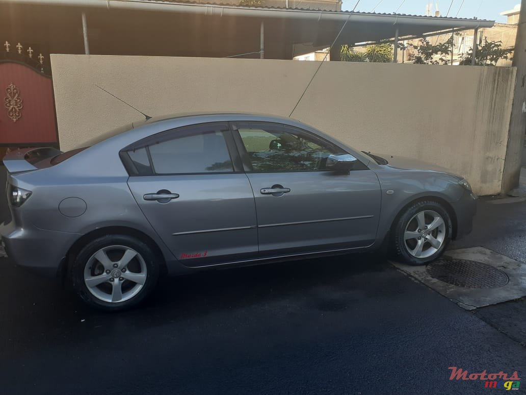 2005' Mazda 3 photo #1