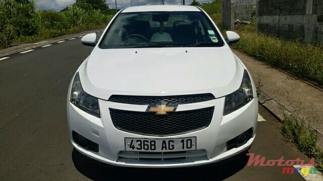 2010' Chevrolet Cruze photo #1