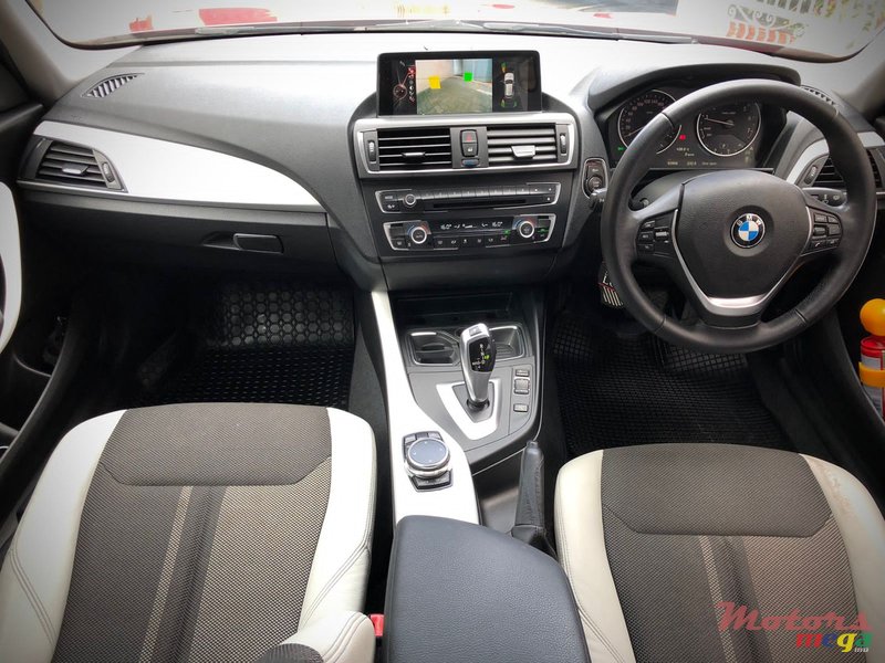 2015' BMW 118i photo #6