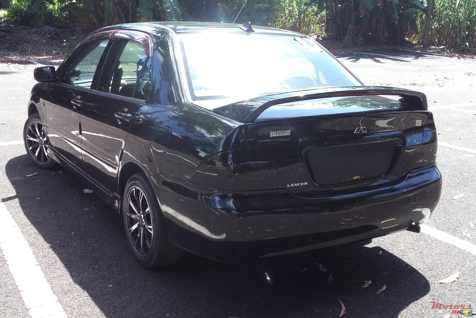 2003' Mitsubishi Lancer photo #2