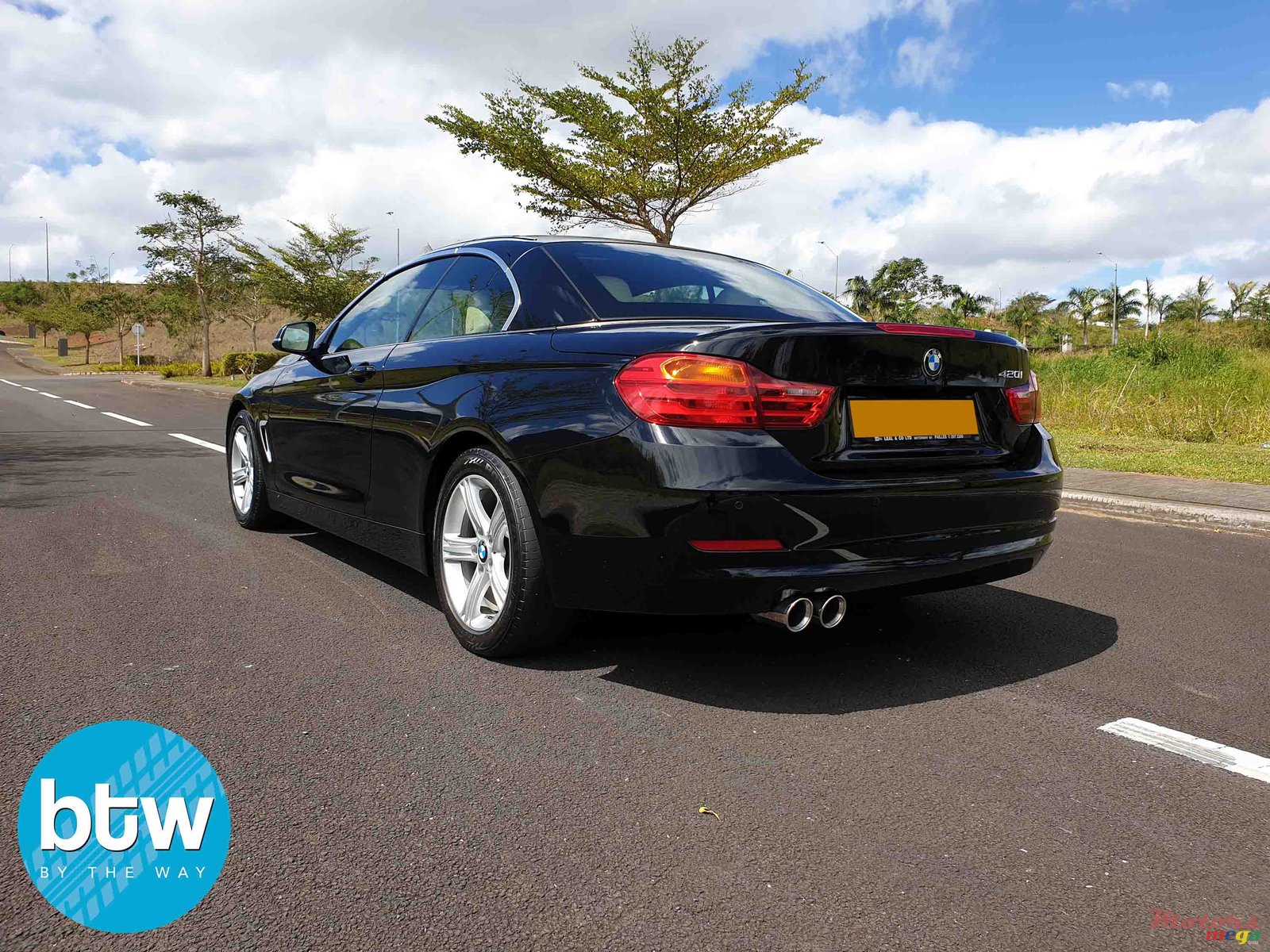 2016' BMW 420 i Convertible photo #2