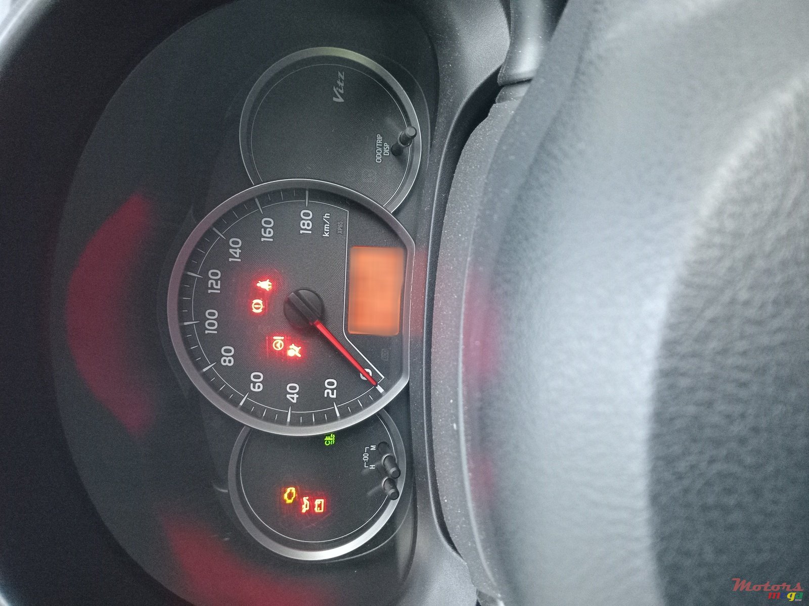 2014' Toyota Vitz photo #7