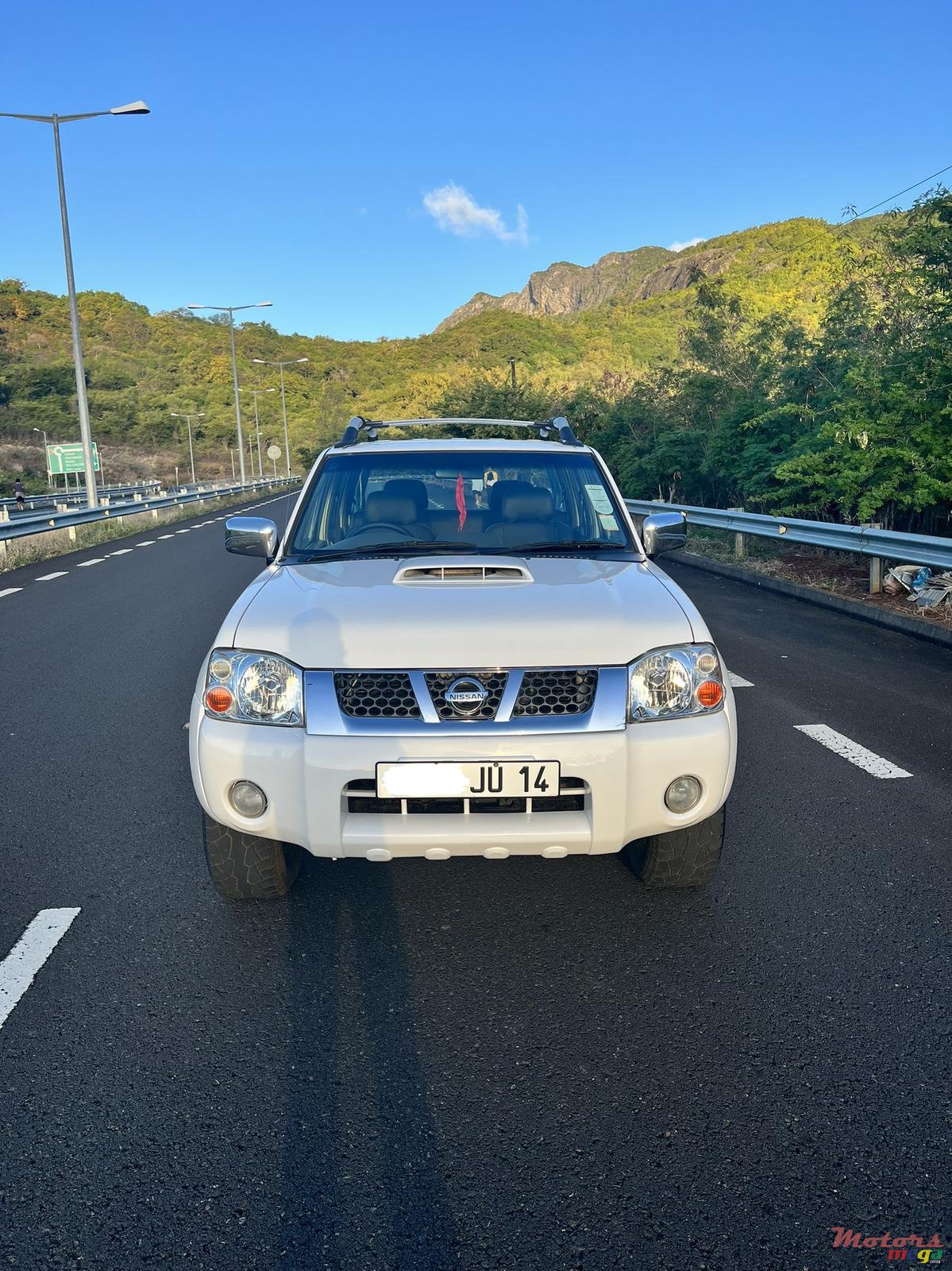 2014' Nissan photo #1