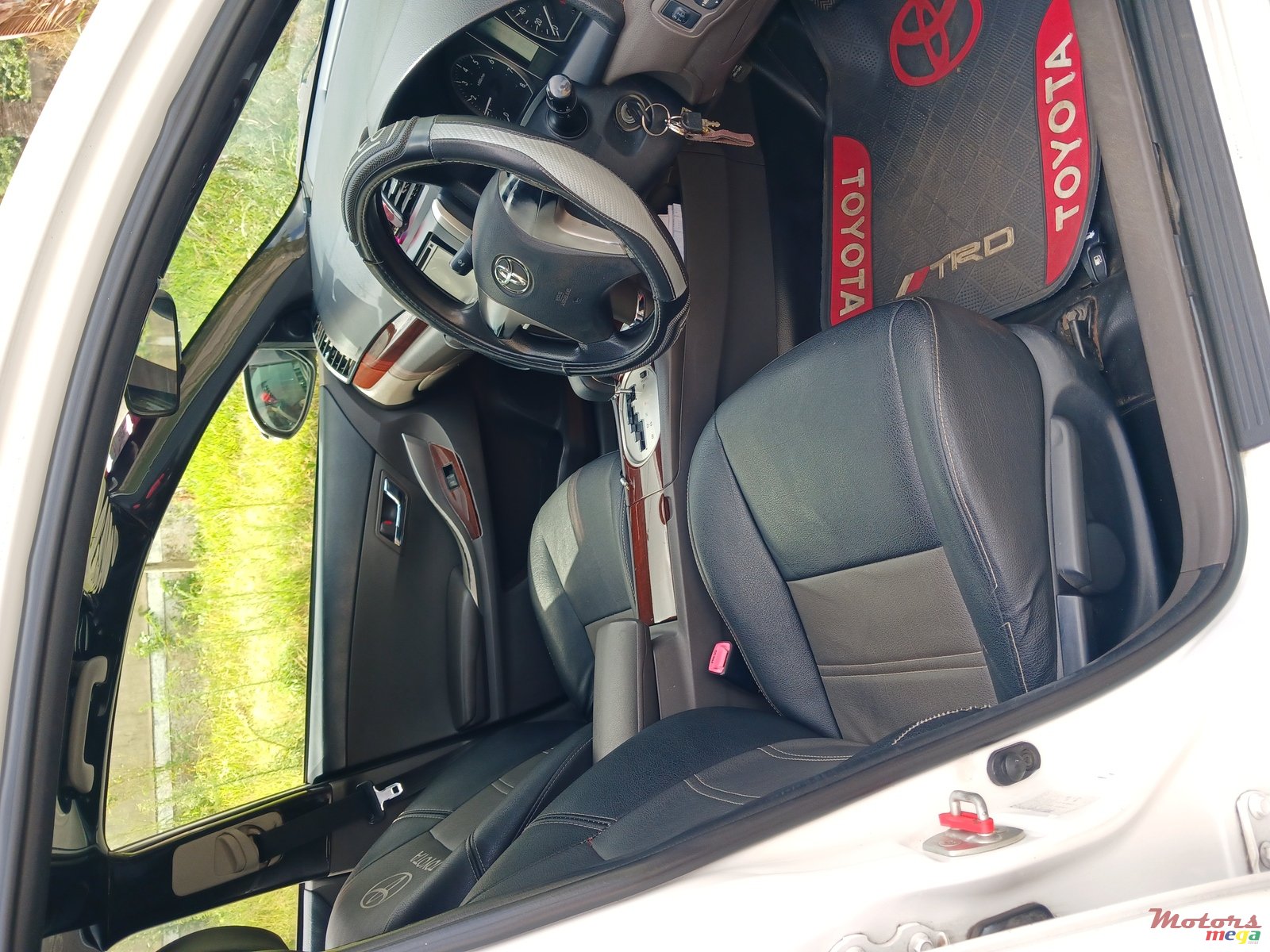 2015' Toyota Premio photo #3