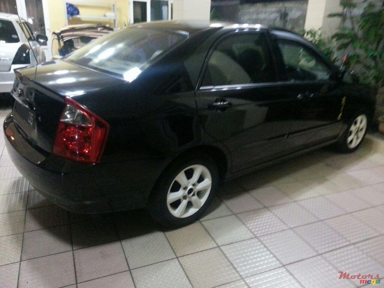 2005' Kia Cerato photo #3