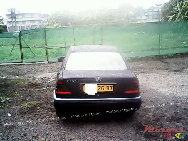 1997' Mercedes-Benz 230E photo #2