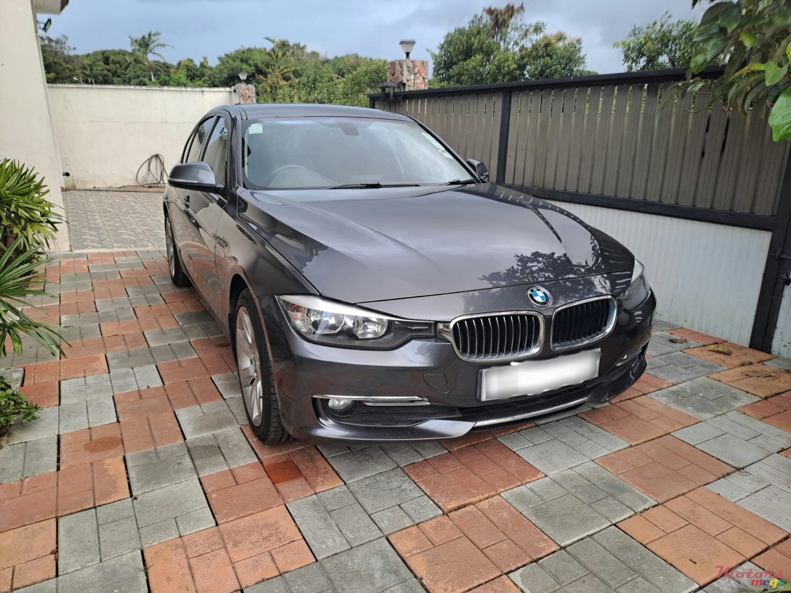 2012' BMW 320 photo #2
