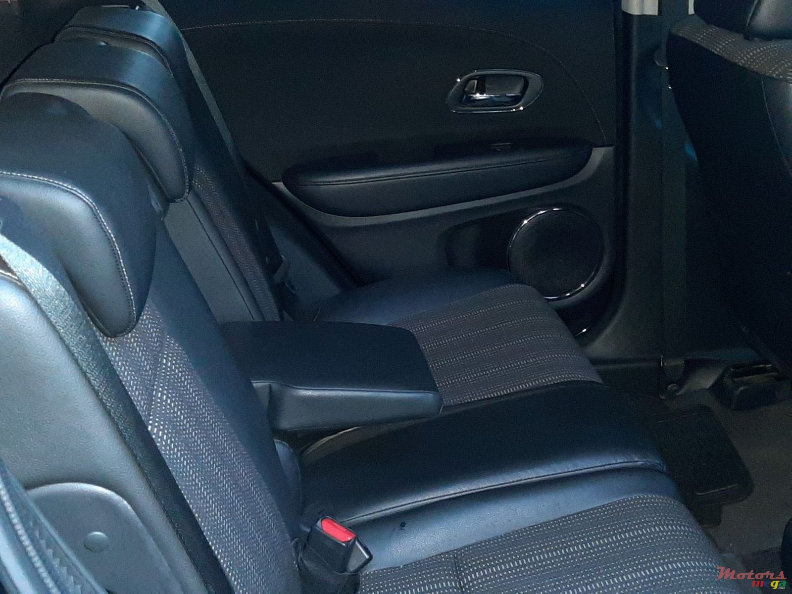 2014' Honda HR-V Vezel Z photo #5