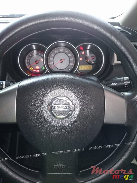 2007' Nissan Tiida photo #3