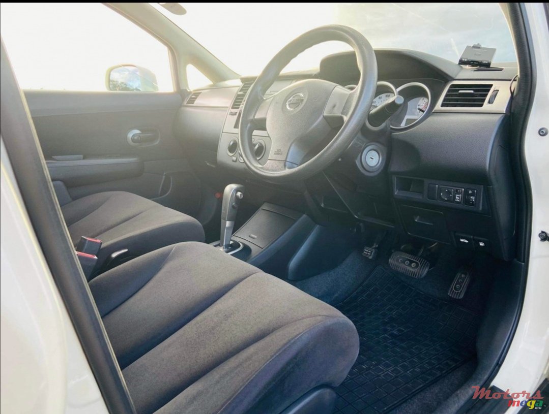 2006' Nissan Tiida photo #7