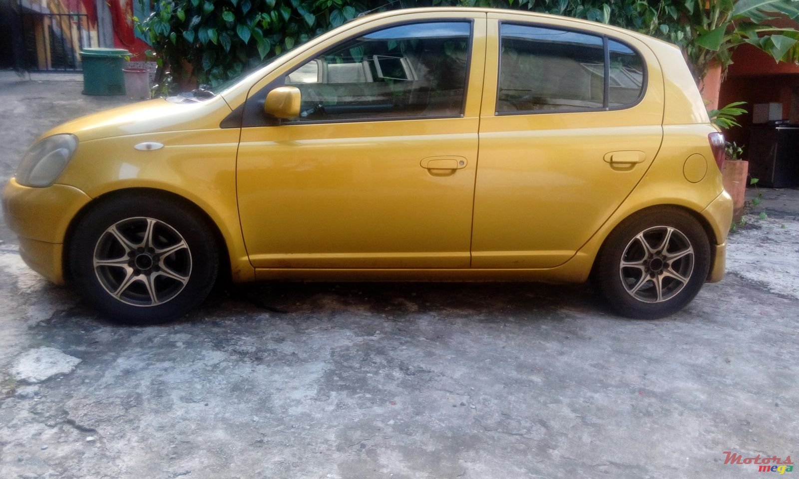 2000' Toyota Vitz photo #3