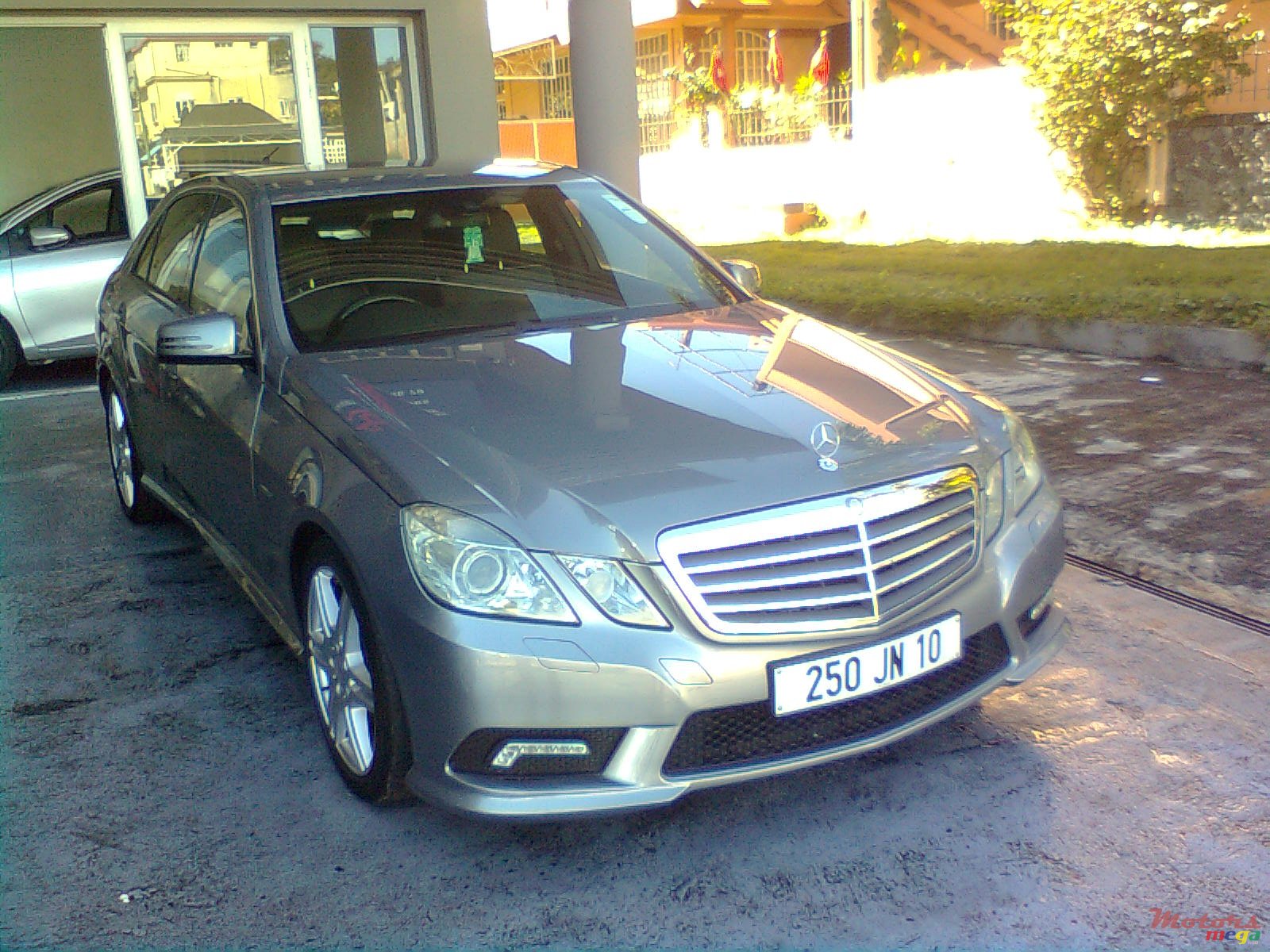 2010' Mercedes-Benz E-Class E250 CGI photo #2